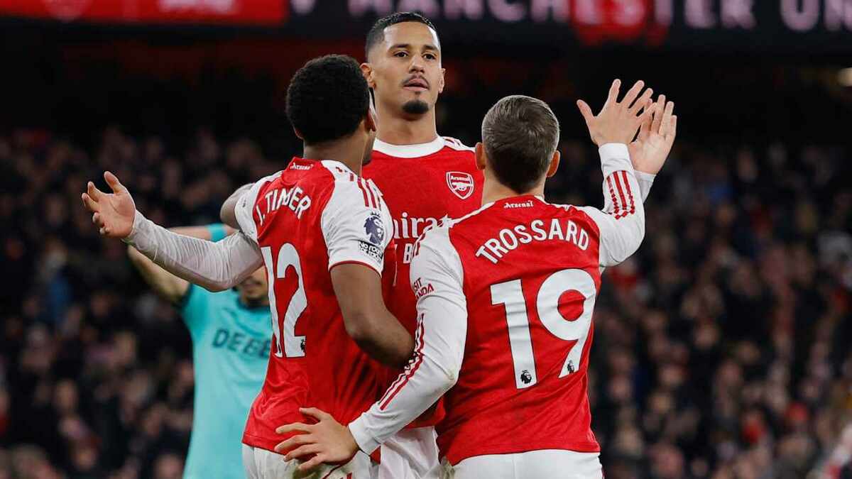 Arsenal Supera al Wolverhampton con Dificultad en la Premier League