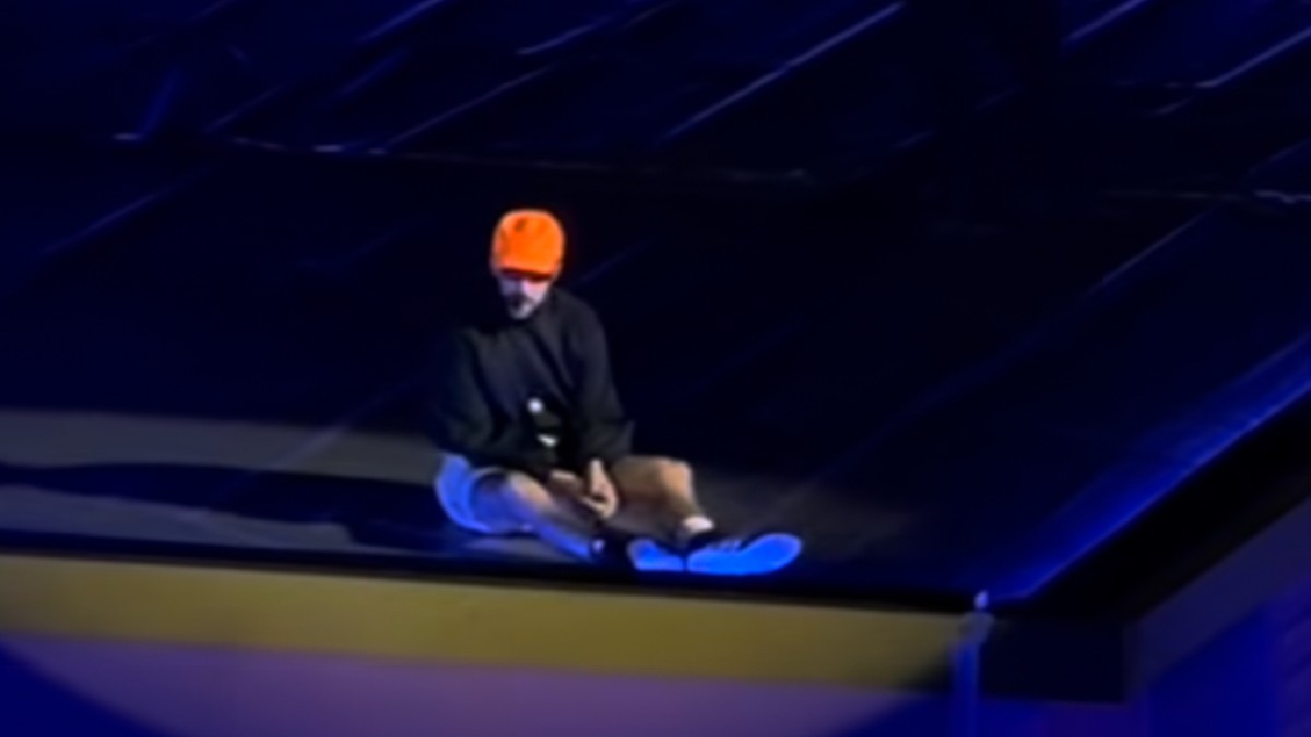 ¡Impactante! Bad Bunny se CAE durante su Concierto en CDMX