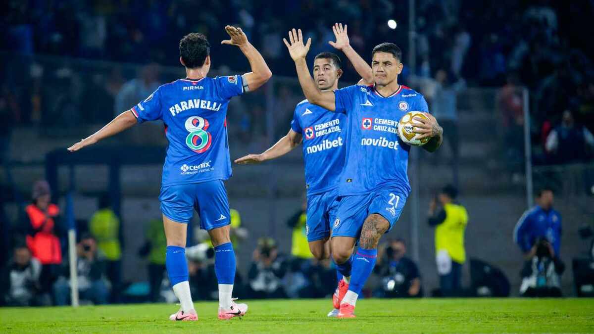 Cruz Azul Explora la Incorporación de un Delantero Sudamericano para Potenciar su Delantera