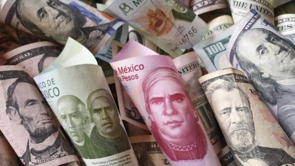 Dólar Hoy: Tipo de Cambio del Peso Mexicano Se Deprecia a 18.17 Unidades