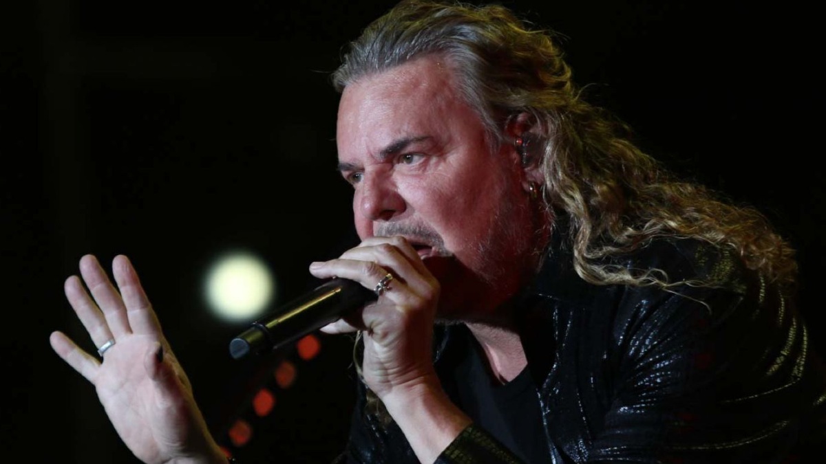 Fher Olvera y su Vínculo con Puebla: ¿Por qué el Vocalista de Maná No se Considera Poblano?