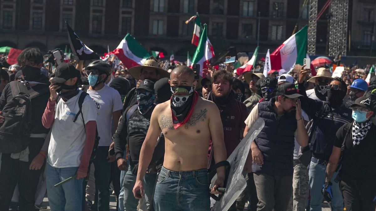 Metro y Metrobús: Estaciones cerradas por la tercera marcha de la Generación Z en la ciudad de México