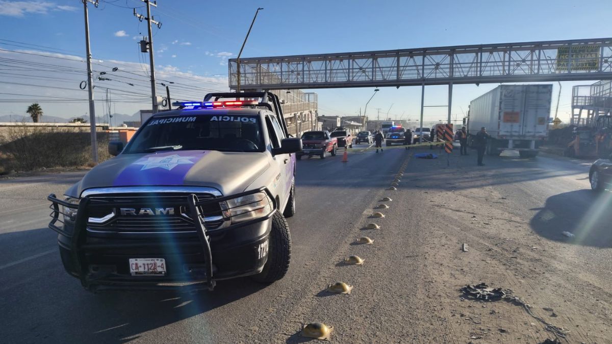 Mujer muere tras accidente en la carretera Torreón-Matamoros debido a puente peatonal obstruido
